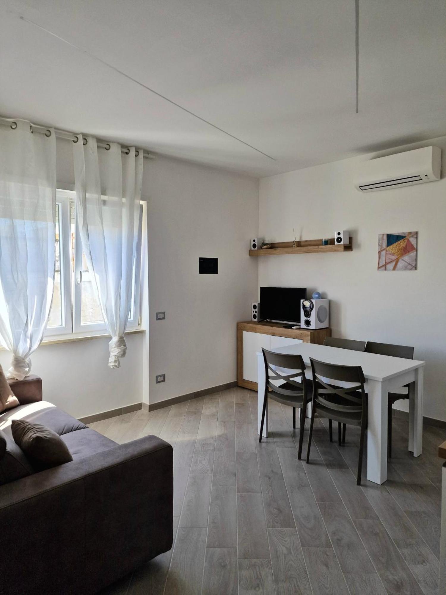 Tower Apartments Terracina Esterno foto